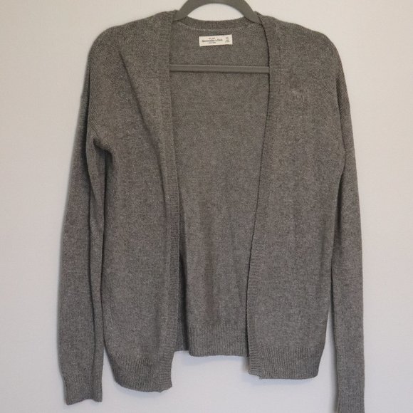 Abercrombie & Fitch | Grey Cardigan | 009 - Picture 2 of 5